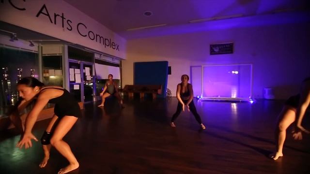 Orpahns | Leslie Johnson | Contemporary 5 смотреть онлайн