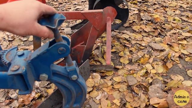 Обзор плугов. Плуг для мотоблока. A plow for a walk-behind tractor. смотреть онлайн