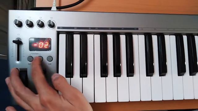 Ulises Denzel 8ºC - Review Controlador MIDI Acorn Masterkey 61 - Entregable Interfaces Interactivas смотреть онлайн