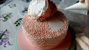 Торт с корзинкой на боку. Украшение торта.