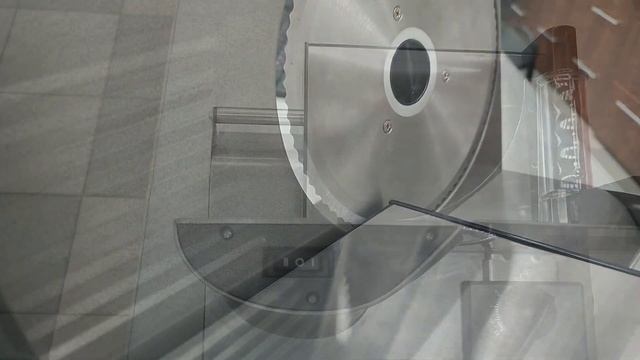 Видео-обзор на Ломтерезка Centek СТ-1380 смотреть онлайн