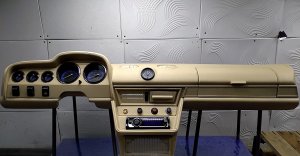 Перетяжка приборной панели ВАЗ 2103-06