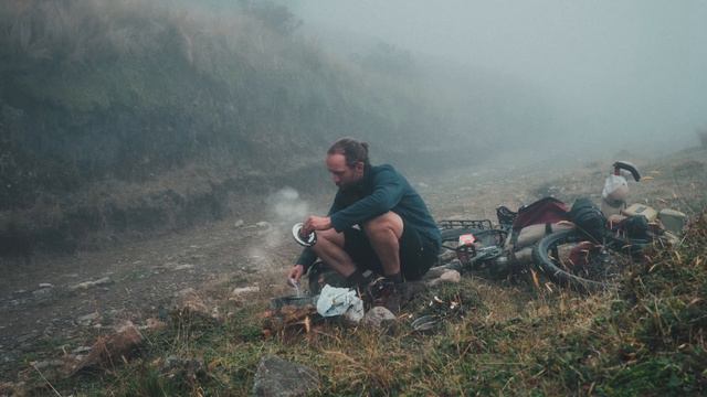 TWO YEARS ON A BIKE 3/4 смотреть онлайн