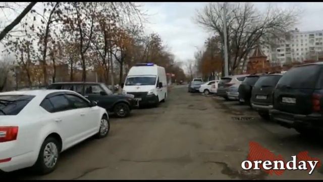 Оренбуржцев напугал похоронный кортеж из скорых смотреть онлайн