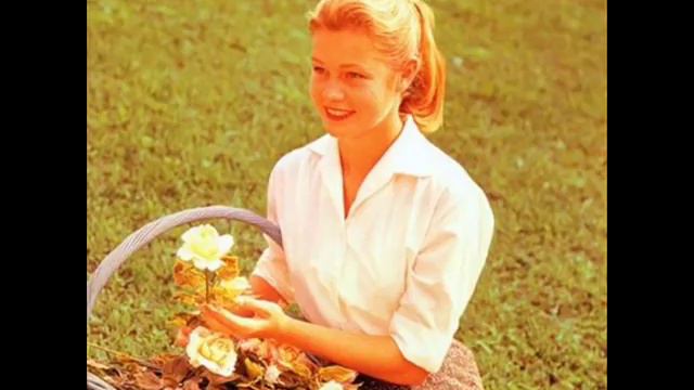 Helmet- Wilma's Rainbow