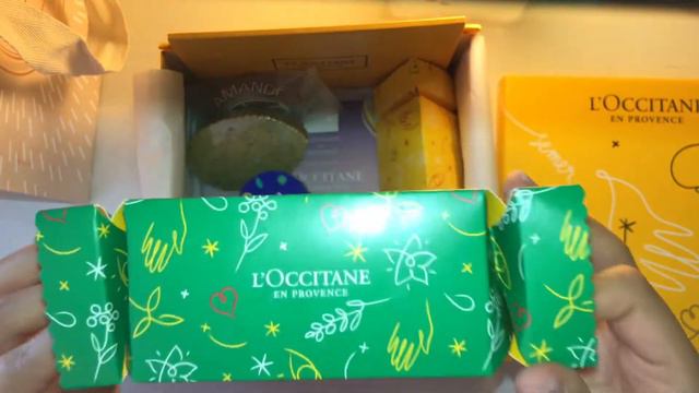 UNBOXING L’OCCITANE GAMME AMANDE ET VERVEINE - ASMR смотреть онлайн