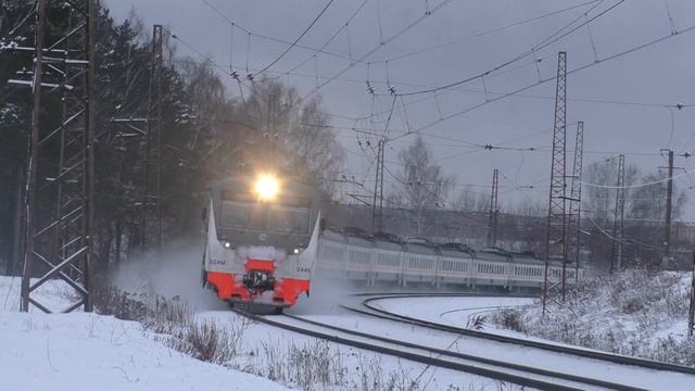 Электропоезд ЭД4М-0446 ЦППК №820 Калуга-1 - Москва смотреть онлайн