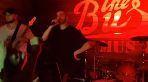 Хаски - Бит шатает голову / live Астана