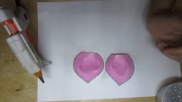 МК новогодних "Ушек-хрюшек". Ободок с ушками "свинки". смотреть онлайн