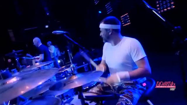 Группировка "Ленинград"- Плачу и плачу смотреть онлайн