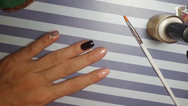 Розовый маникюр обычным лаком/Дизайн фольгой