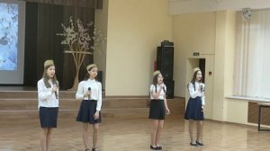 Солдат молоденький в пилотке новенькой