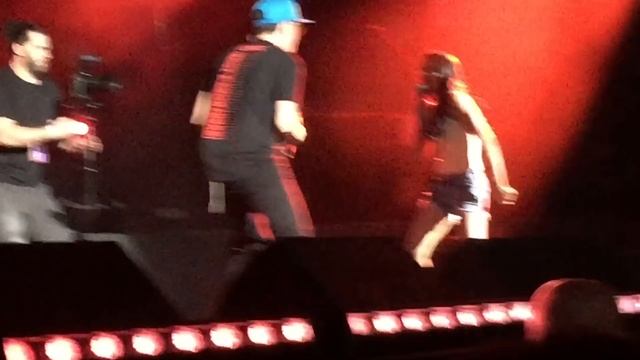 Girl Raps Faster Than Logic! смотреть онлайн