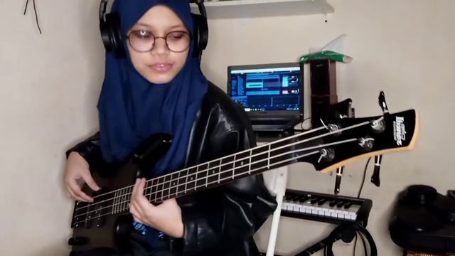 Anderson .Paak - Am I Wrong feat. ScHoolboy Q (Bass Cover with Tabs) смотреть онлайн