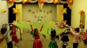 Детский танец. Танцы в детском саду 8 марта 2014 г.