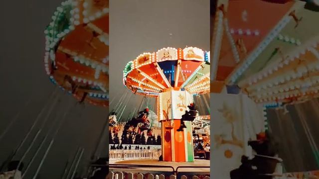 Кружит земля ,как в детстве Карусель. Красная Площадь. смотреть онлайн