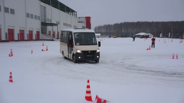 Подготовка водителей маршрутке к работе в зимних условиях. Ну, почти...