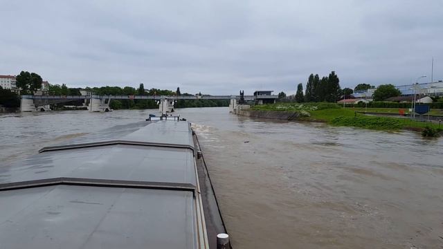 Montant barrage de chatou le 3 06 16 смотреть онлайн