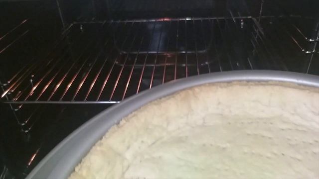 Пироги с брынзой и помидорами