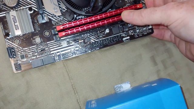 Installing I5 11400 into Asus Prime H510m motherboard, installation, LGA 1200 CPU смотреть онлайн