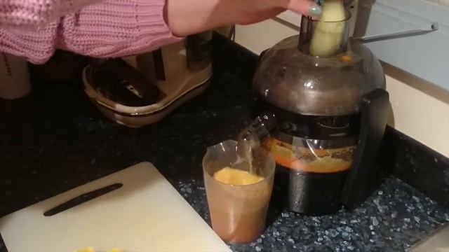 Real Juice Reboot - Using My New Juicer! смотреть онлайн