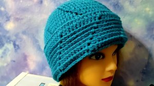 ТЕПЛАЯ ШАПОЧКА С ОТВОРОТОМ КРЮЧКОМ. Шапка с отворотом для начинающих..mp4