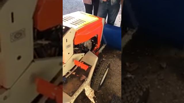 КМЗ-012 Т-012 300кг на передней навеске, на холостых оборотах. смотреть онлайн