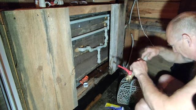 Как заменить размороженный водопроводный кран. смотреть онлайн