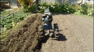 Модернизированный  мотоблок  КРОТ и самодельный плуг.