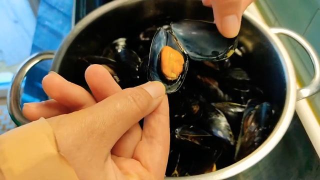ЛИНГВИНИ С МИДИЯМИ ????????
linguine con cozze ?????? смотреть онлайн