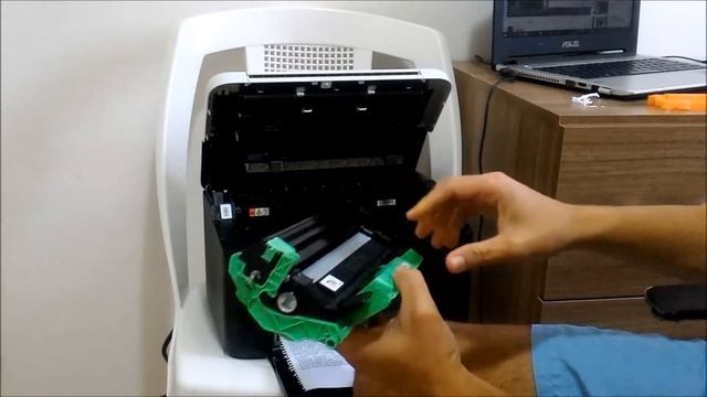 Super indico a impressora Brother HL - 1212w (unboxing, instalação do toner e teste) смотреть онлайн