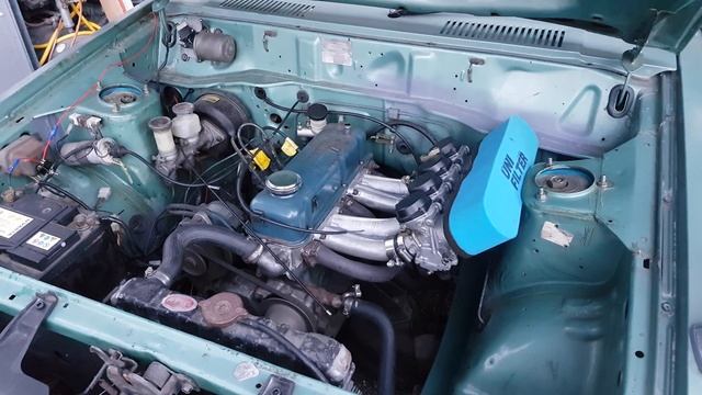 Datsun Sunny B310 idle on Yamaha R1 carbs смотреть онлайн