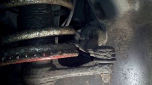 Стук в подвеске из-за неисправного рулевого наконечника