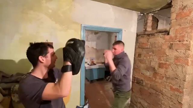 Бокс спарринг на лапах Я и Витёк Согринская 74 ВКО смотреть онлайн