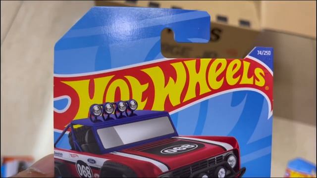 Hot Wheels Hunting - E case 2022 With TH смотреть онлайн