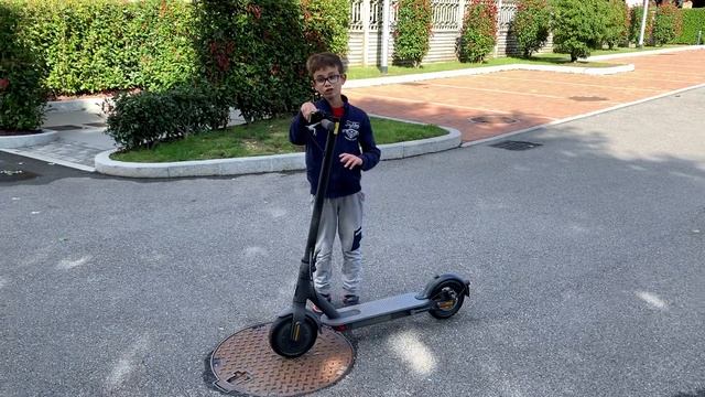 Review Xiaomi MI Electric Scooter Essential Parte 4/4 смотреть онлайн