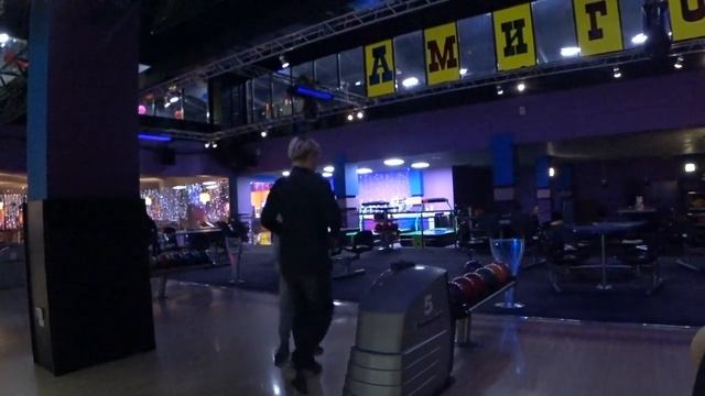 24.Отдых в Боулинг- клубе...... смотреть онлайн