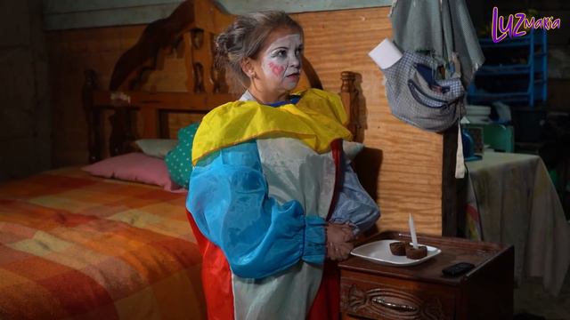 Se avergonzaba de su madre por su trabajo, pero la vida le dio una gran lección смотреть онлайн