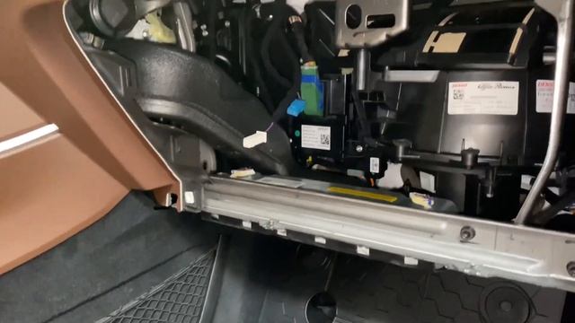 Alfa Romeo Stelvio cabin air filter replacement смотреть онлайн