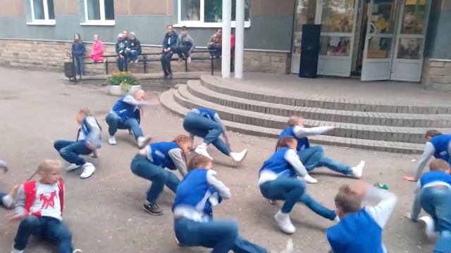 Праздник в честь Дня государственного флага России у ДК Радий смотреть онлайн