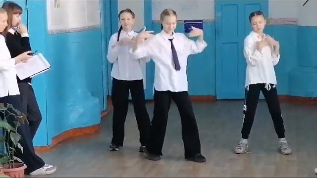 Танец на день учителя 2023 смотреть онлайн