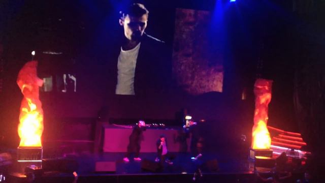 18+ !!! Roma Kenga_Ты будешь счастливой_Izvestia-Hall_live смотреть онлайн