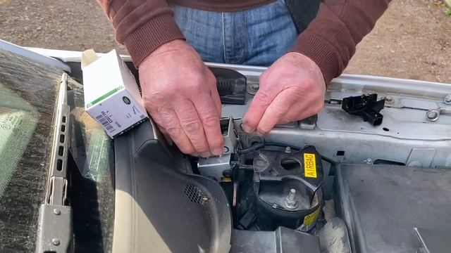 Jaguar XK Bonnet/Hood Security Switch | Crystal Clear Mechanics смотреть онлайн