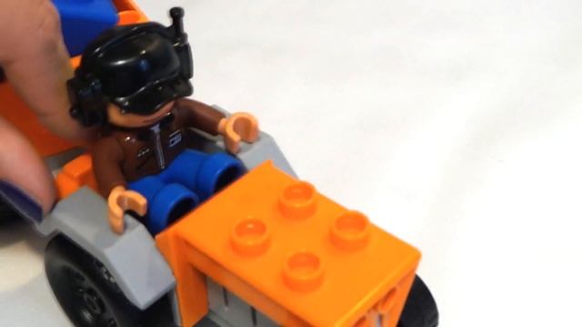 Самолёт в городе Лего. Подготовка к полёту. Аэропорт Lego Duplo смотреть онлайн