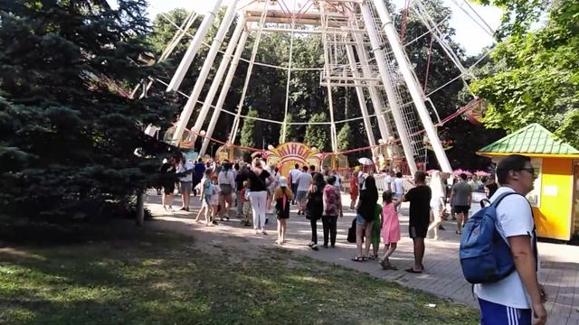 Колесо обозрения "МИНСК" в Центральном детском парке им. Горького. Аттракционы. смотреть онлайн
