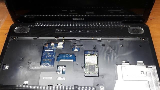 Quick Repair - Toshiba Satellite L505-110 Notebook Keyboard Replacement - Klavye Değiş
