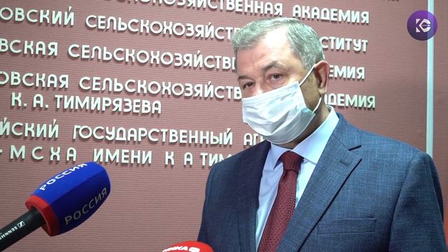 Сенатор Анатолий Артамонов проголосовал на выборах депутатов ГД РФ смотреть онлайн