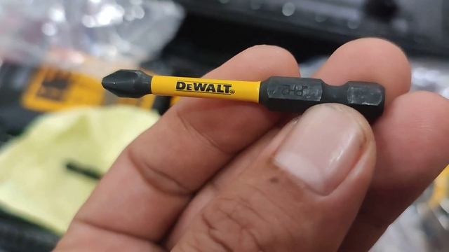 DEWALT DCD 805