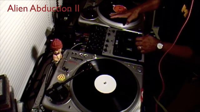 Alien Tables смотреть онлайн