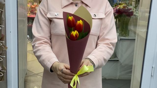 3 красно-желтых тюльпана Денмарк смотреть онлайн